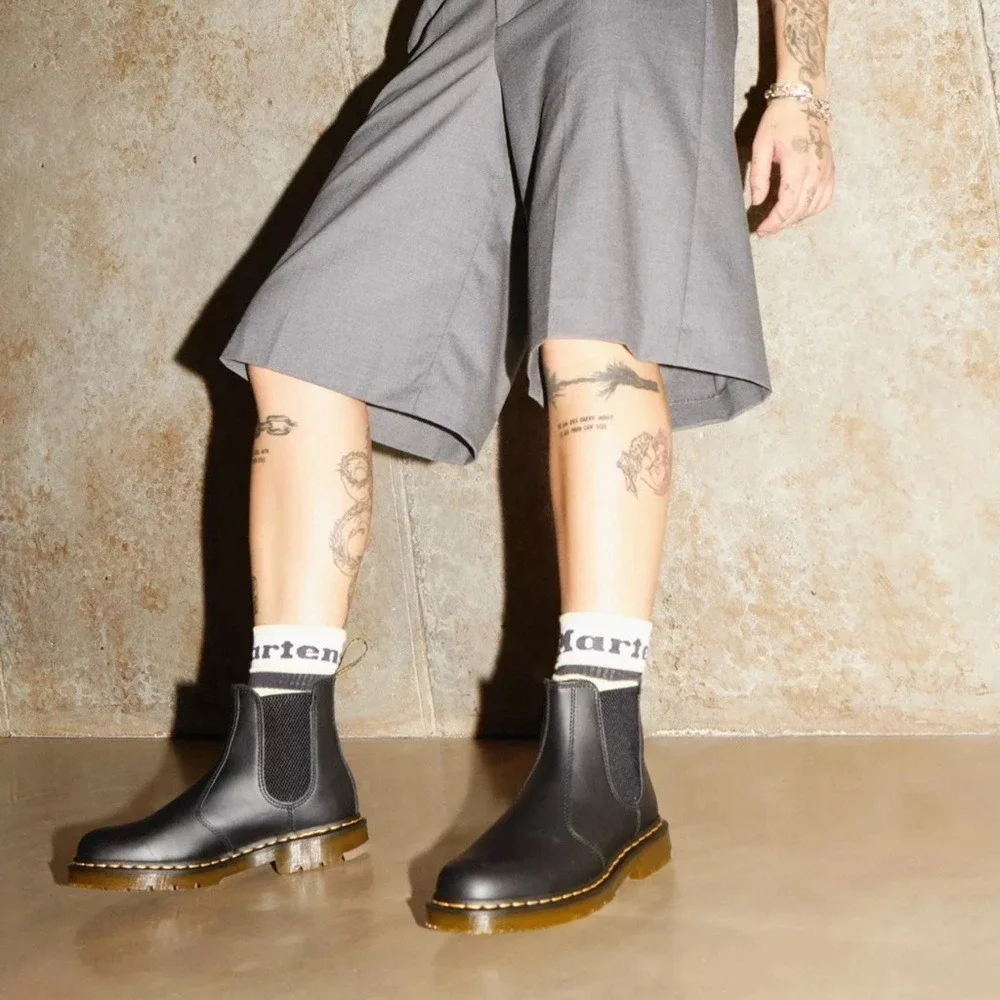 Dr. Martens Youth 2976 Slip Resistant Leather Chelsea Black‎ Casual Punk Boots 4